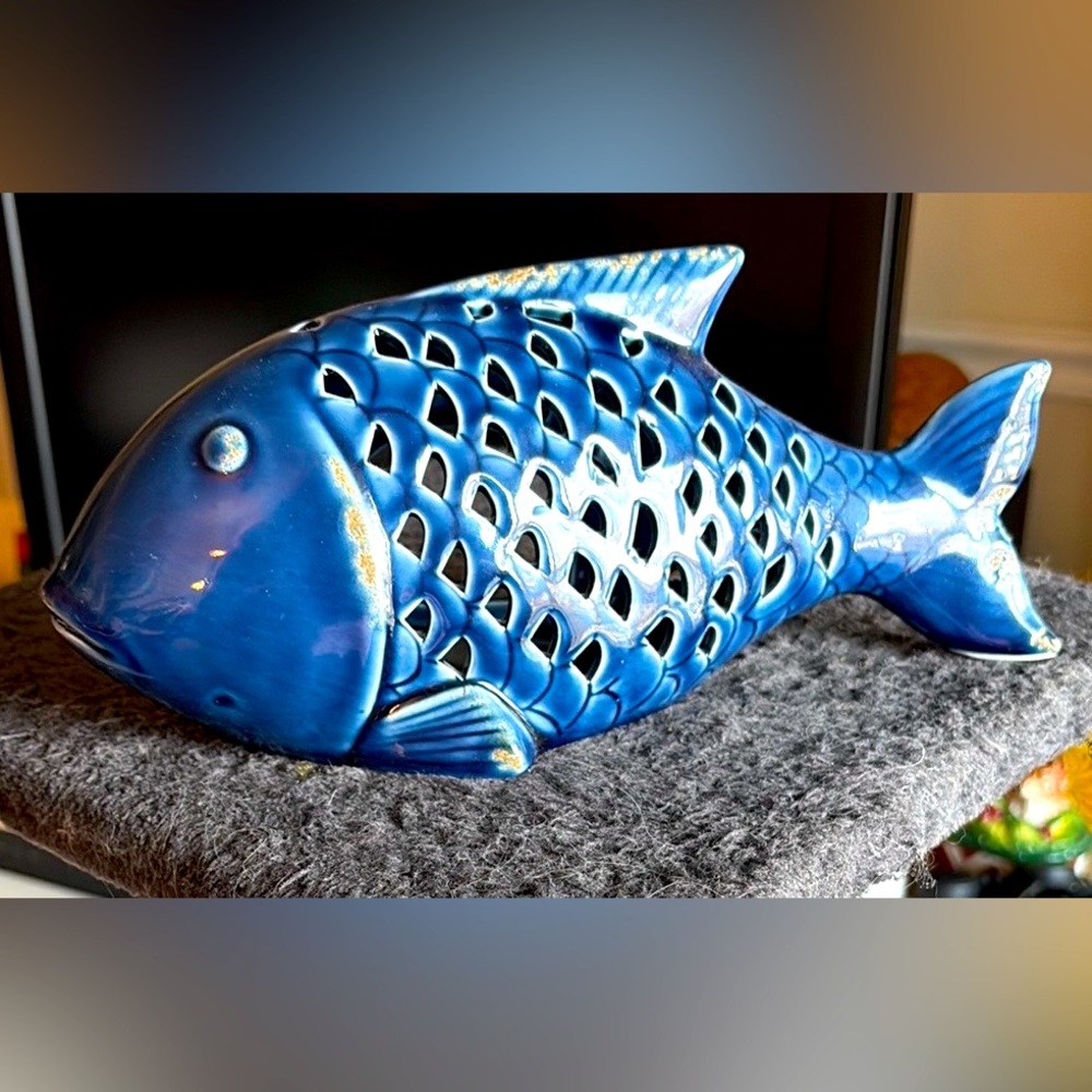 Ceramic Blue Fish Tea light lantern. Like new! Comes w a couple of tea lights! - Picture 2 of 6